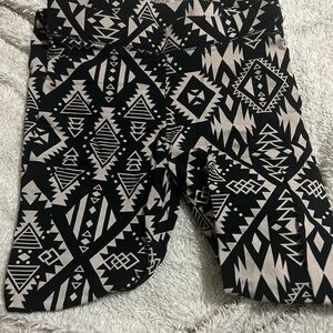 Victoria's Secret Pink Black and White Patterned Leggings